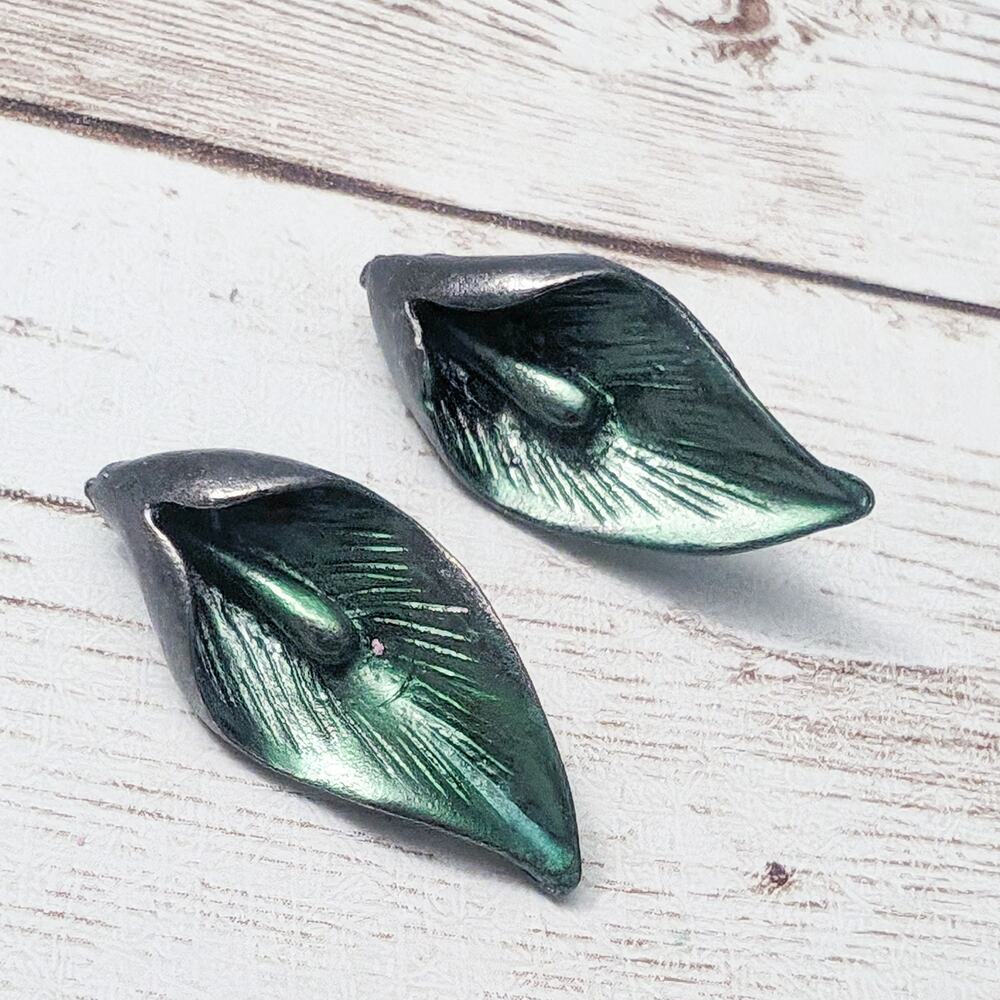Vintage Earrings For Pierced Ears Green 3D Leaf - Stud Damaged
